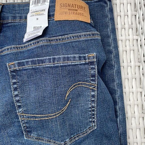NWT- Maternity Jeans- Signature -Levi Strauss & Co. Skinny Jeans Size M - Picture 4 of 14